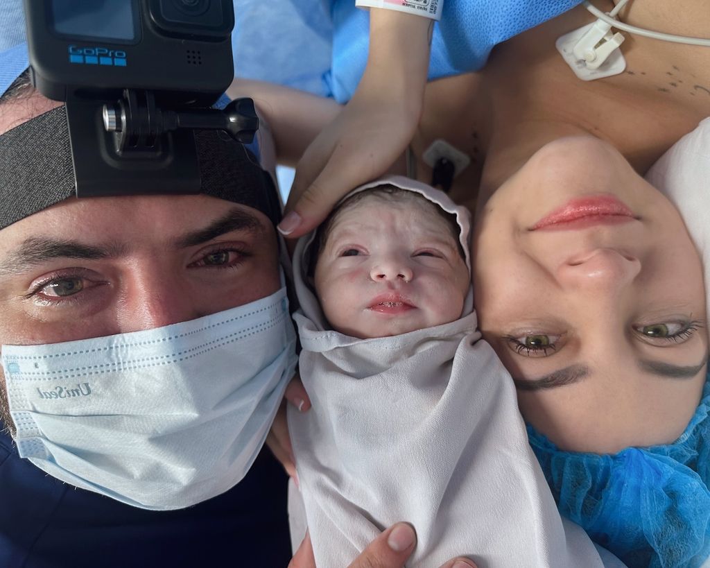 José Eduardo Derbez pudo estar presente durante el nacimiento de su hija.