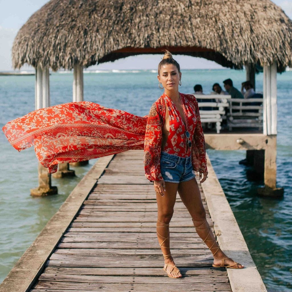 Hola 4016 Elena Tablada