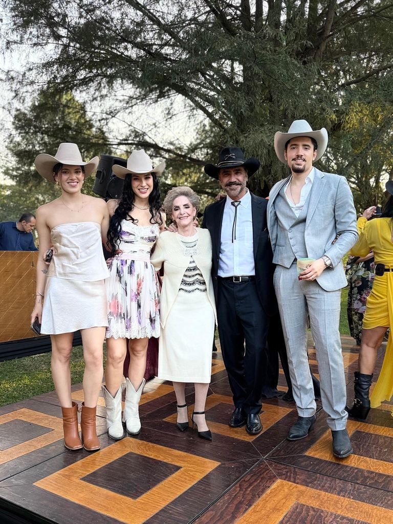 Doña Cuquita Abarca es un pilar en la familia Fernández.
