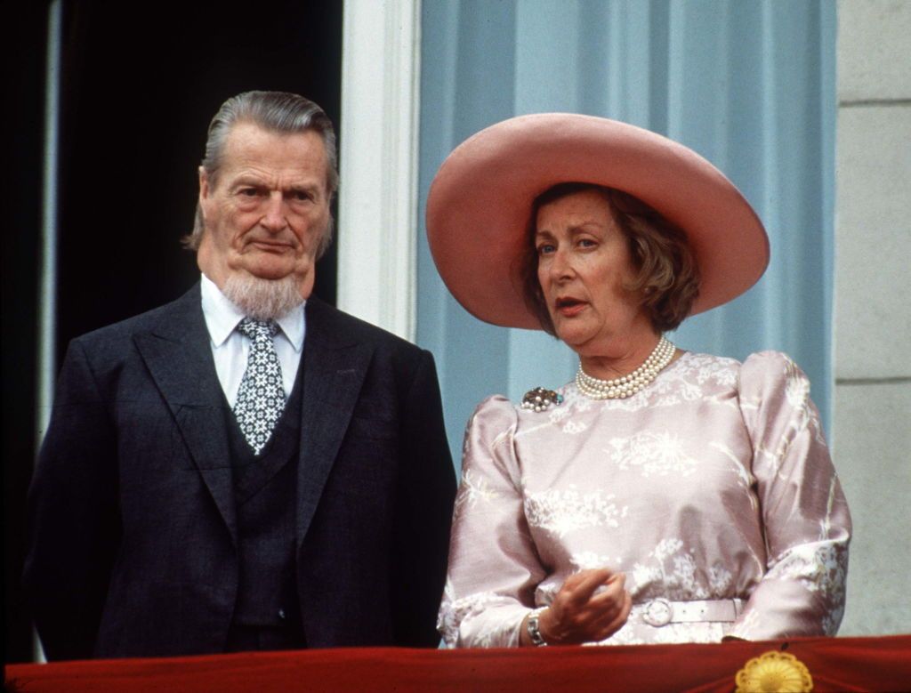Lady Pamela Hicksy y su marido en el Palacio de Buckingham en una imagen de archivo