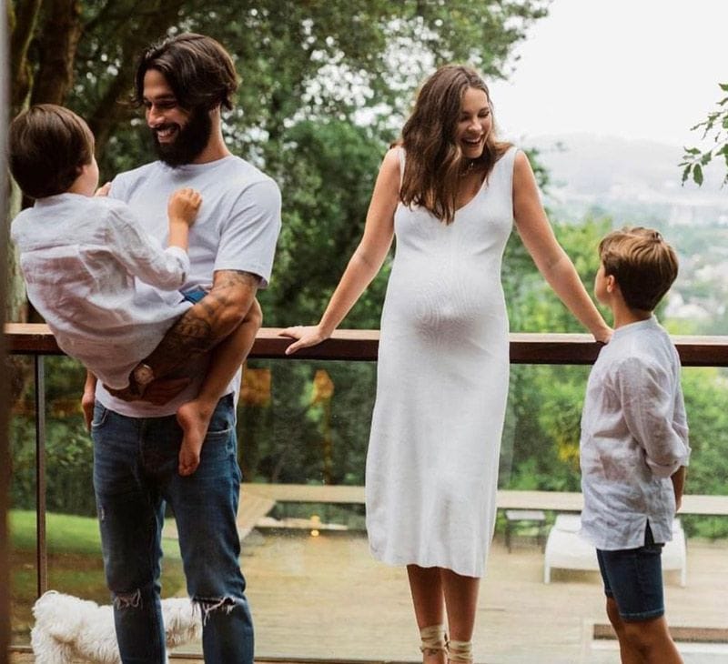 Jessica Bueno y Jota Peleteiro comparten un posado en familia