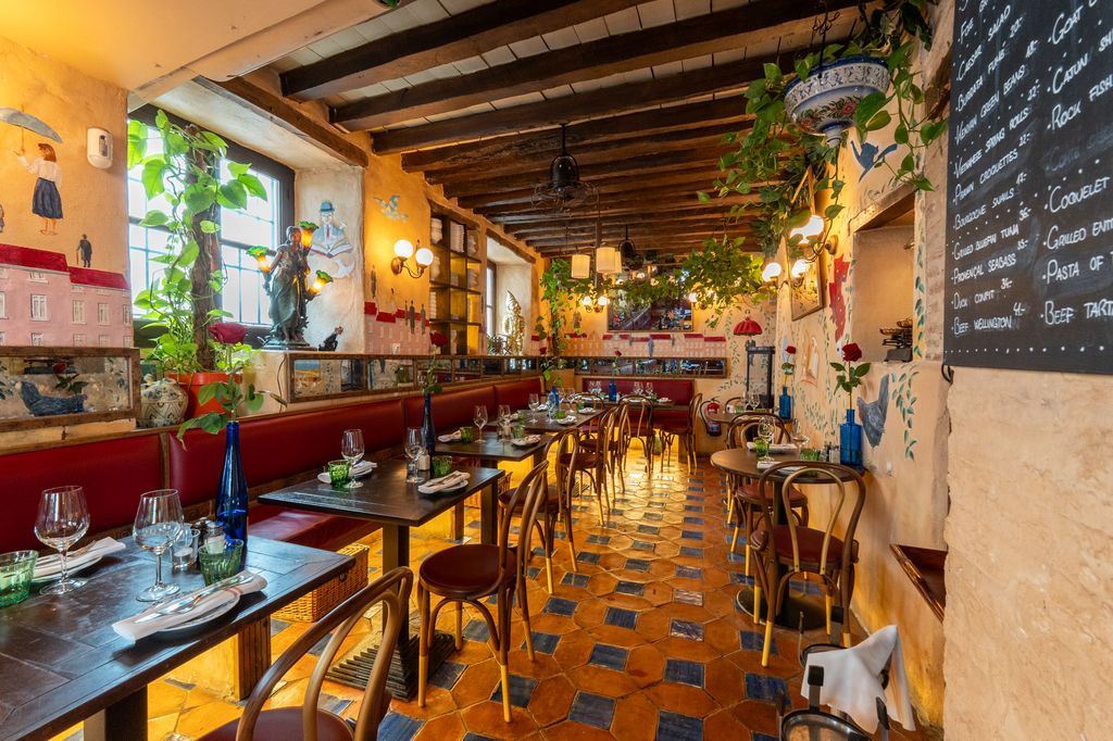 La Plage Casanis es un beach club que reúne diferentes conceptos gastronómicos.