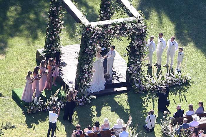 novios-altar