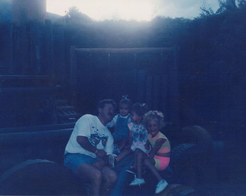 Karol G junto a su familia