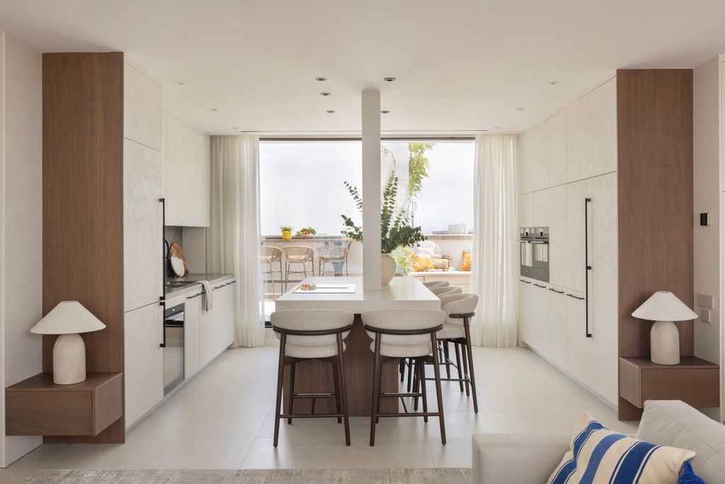 Cocina con isla abierta al salón