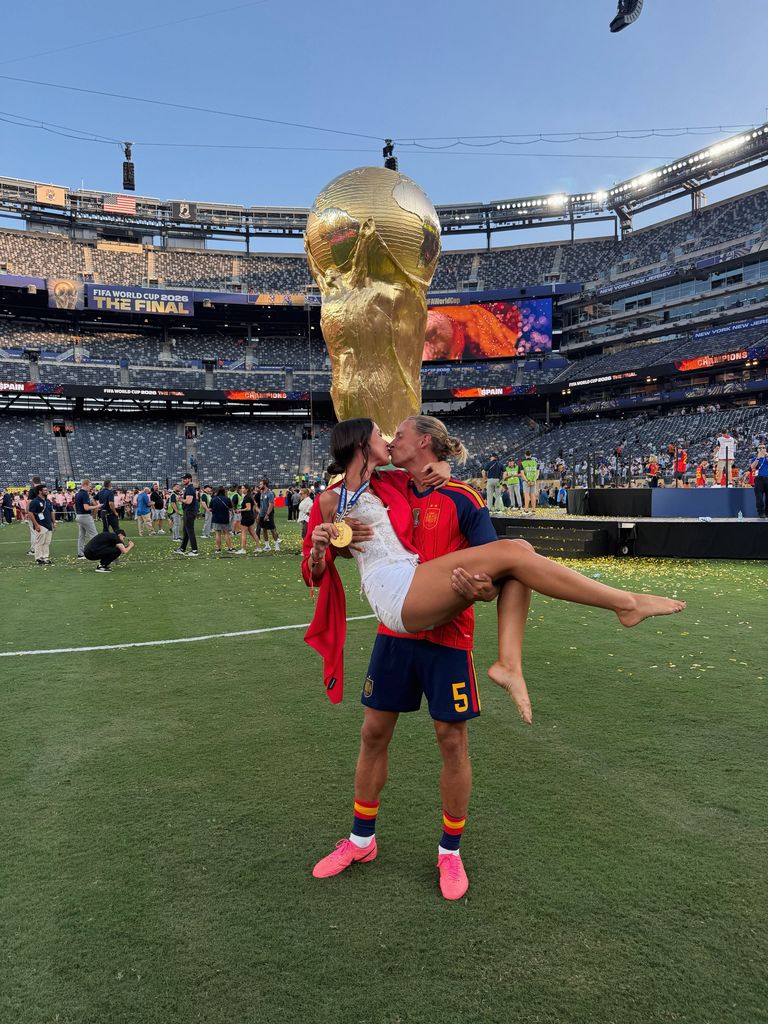 Paddy, mujer de Marcos Llorente y uno de sus grandes apoyos, ha reaccionado a su despedida de la Selección con un cariñoso mensaje: "Orgullo infinito. Te amo"
