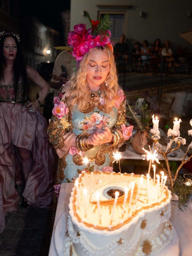 Madonna tuvo un original pastel de cumpleaños.