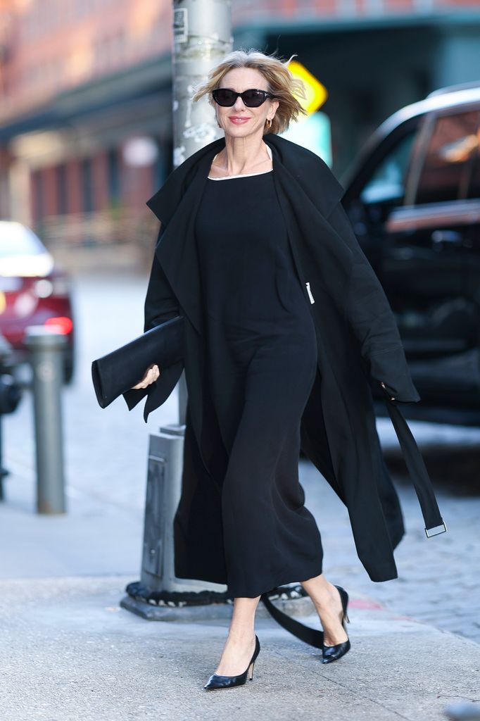 Kai se une al maratón de looks de su madre, Naomi Watts, tras debutar como modelo