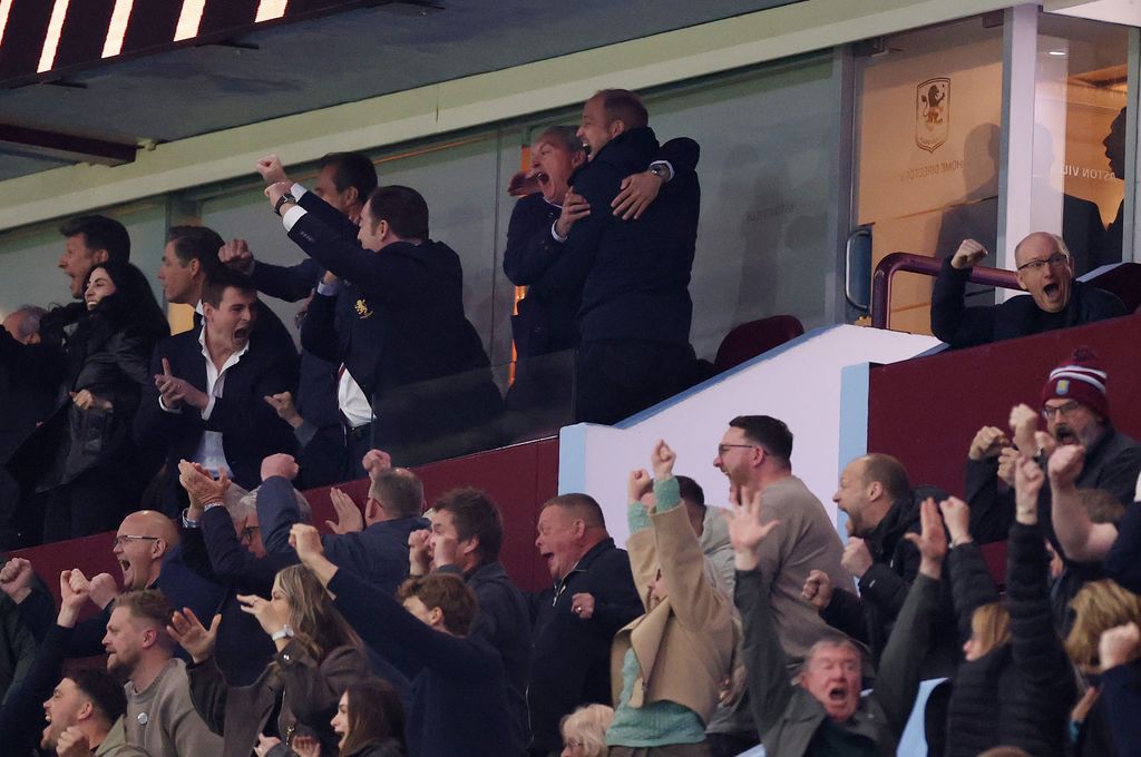 El príncipe Guillermo, totalmente eufórico en el partido del Aston Villa 