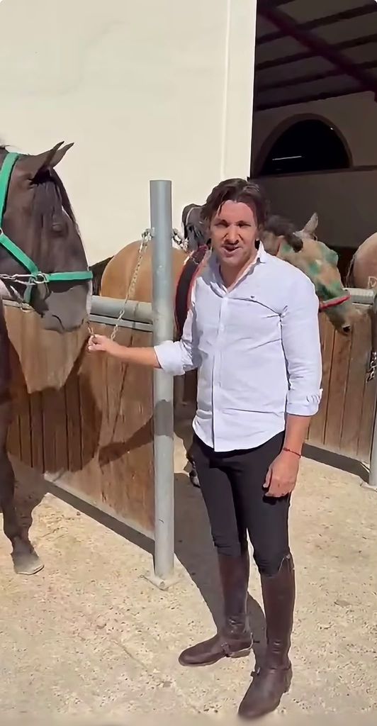 Diego Ventura, junto a uno de sus caballos en el vídeo publicado en su Instagram
