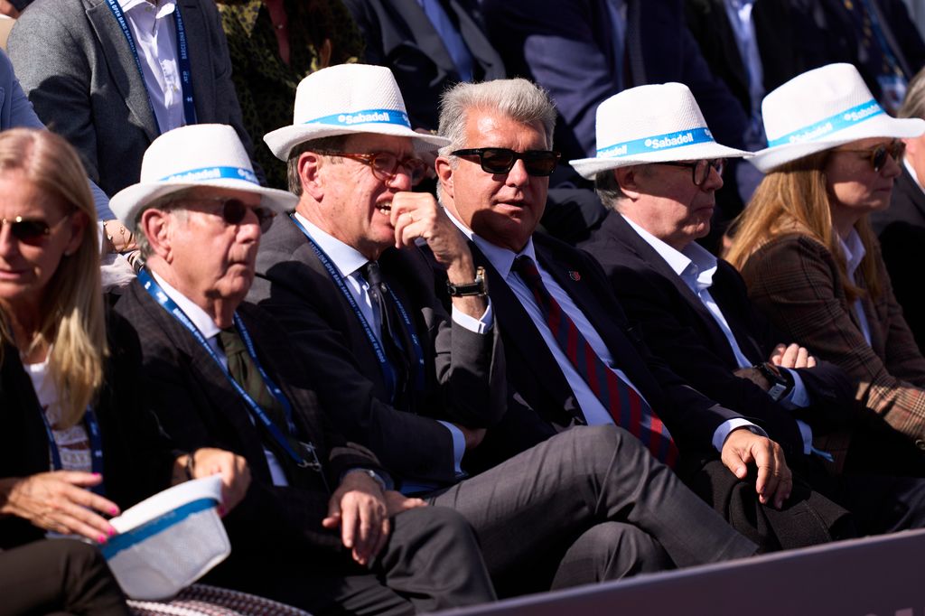 Joan Laporta, con gafas de sol y sin sombrero