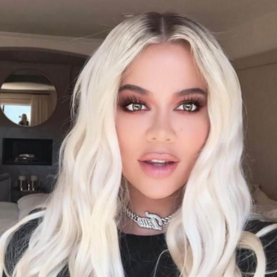 Khloe Kardashian frente al espejo