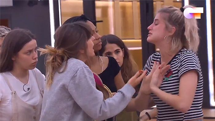 Noemí Galera regaña a Samantha