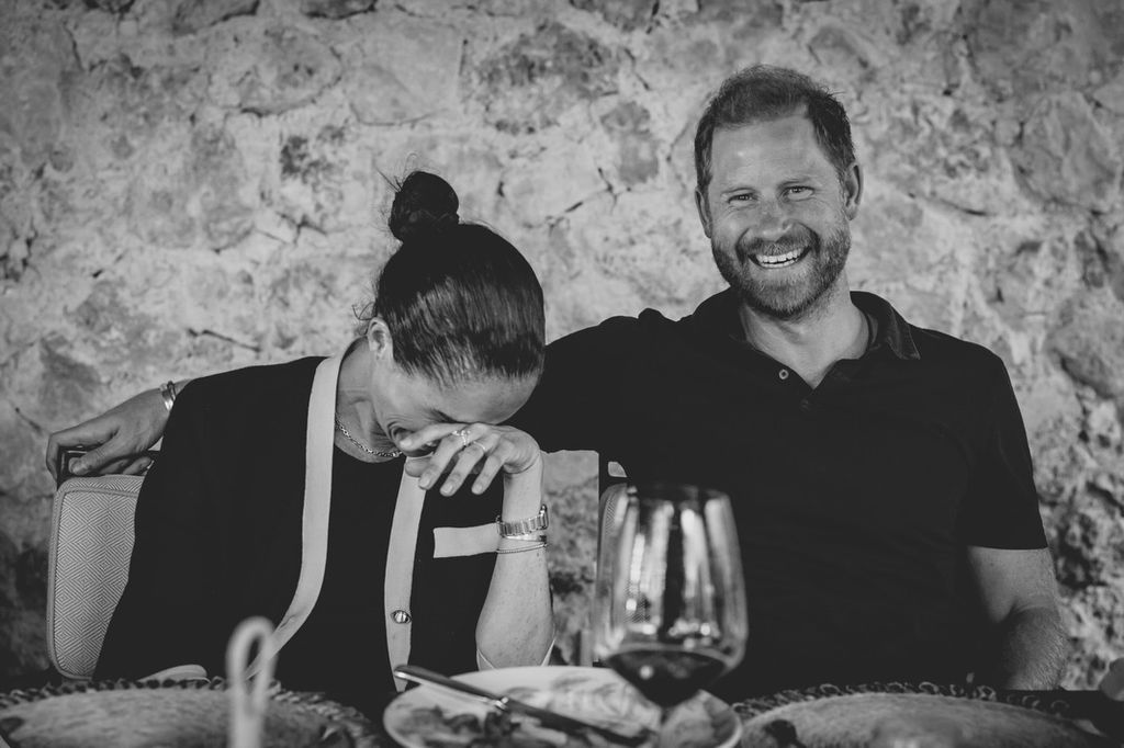Meghan Markle inició su álbum con esta divertida foto suya y de Harry.