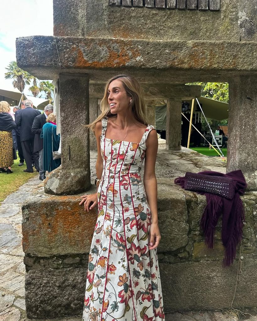 Vestido de invitada tipo corsé