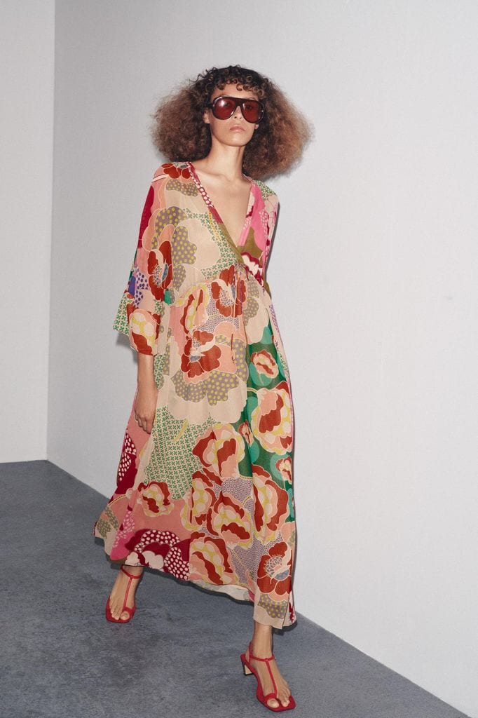 Vestido midi satinado de Zara