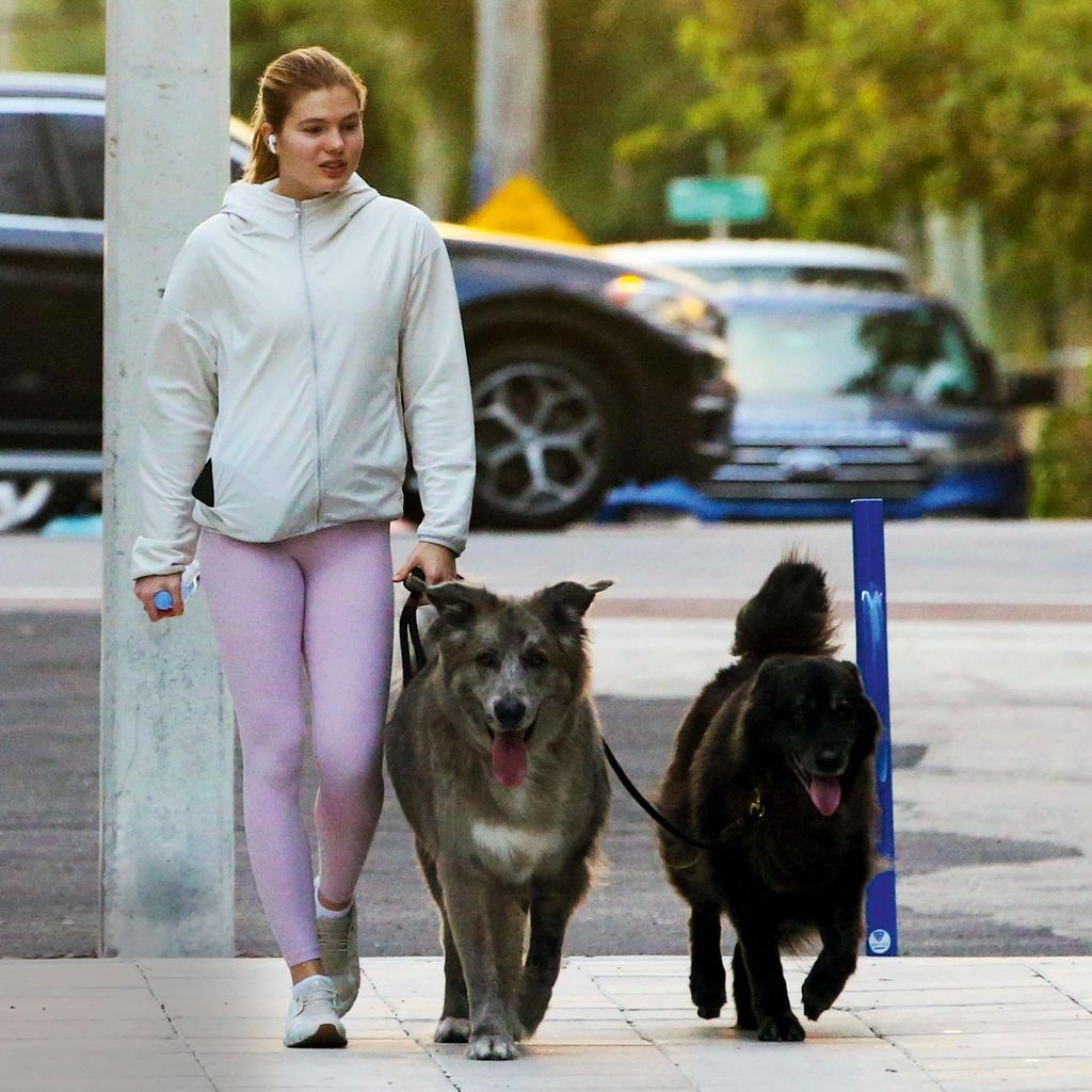 Victoria fotografiada en las calles de Miami