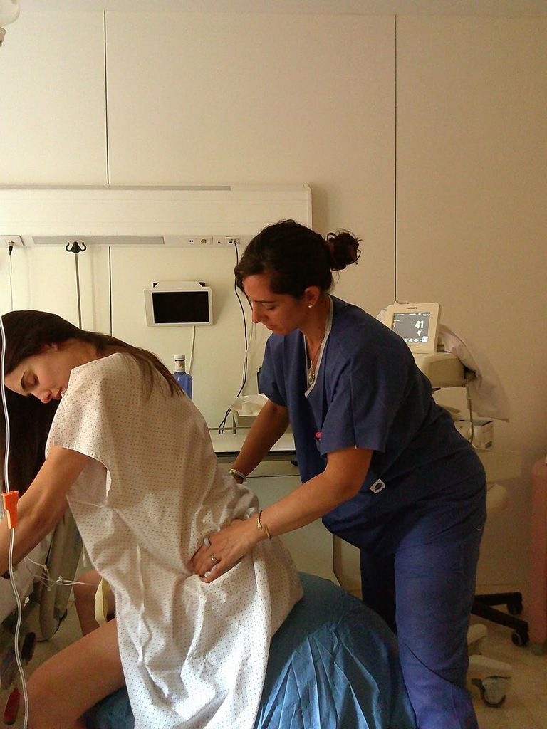 Blanca Padilla en labor de parto