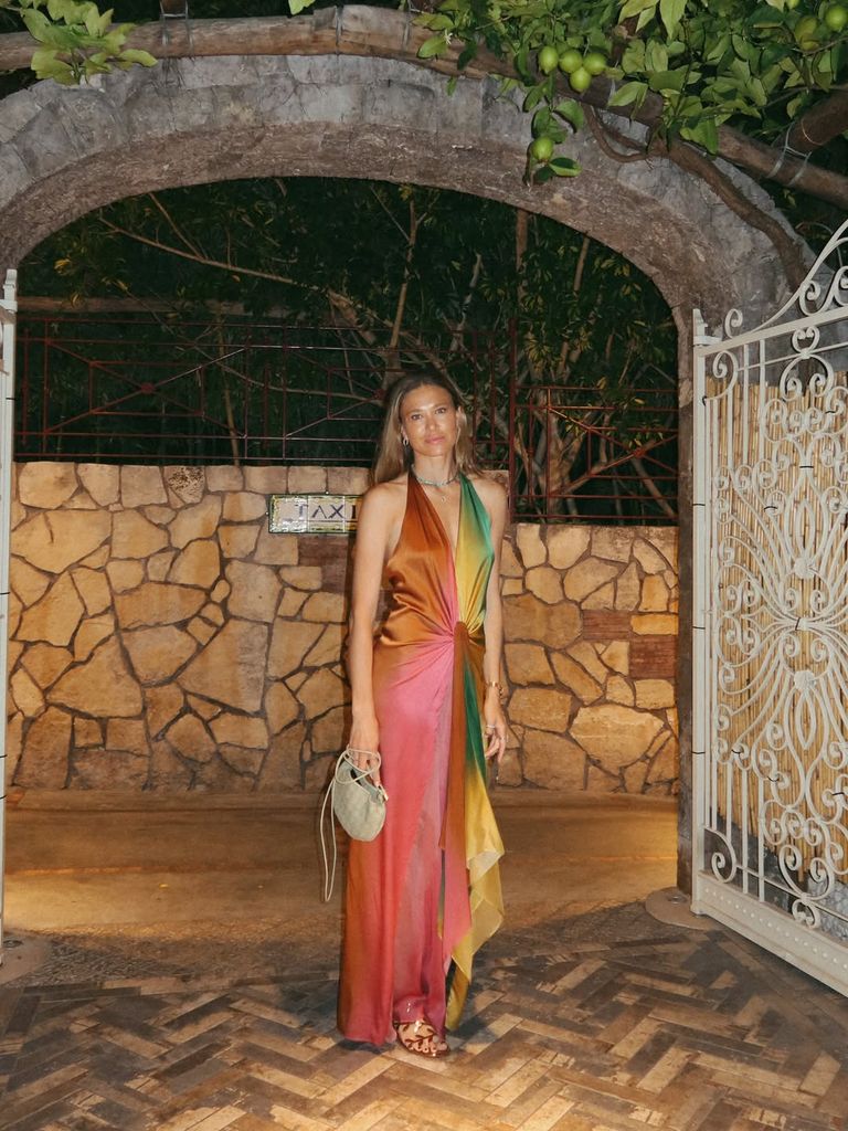 Carla Pereyra en su escapada a Capri, Italiana, con Simeone y amigos como Vicky Martín Berrocal.