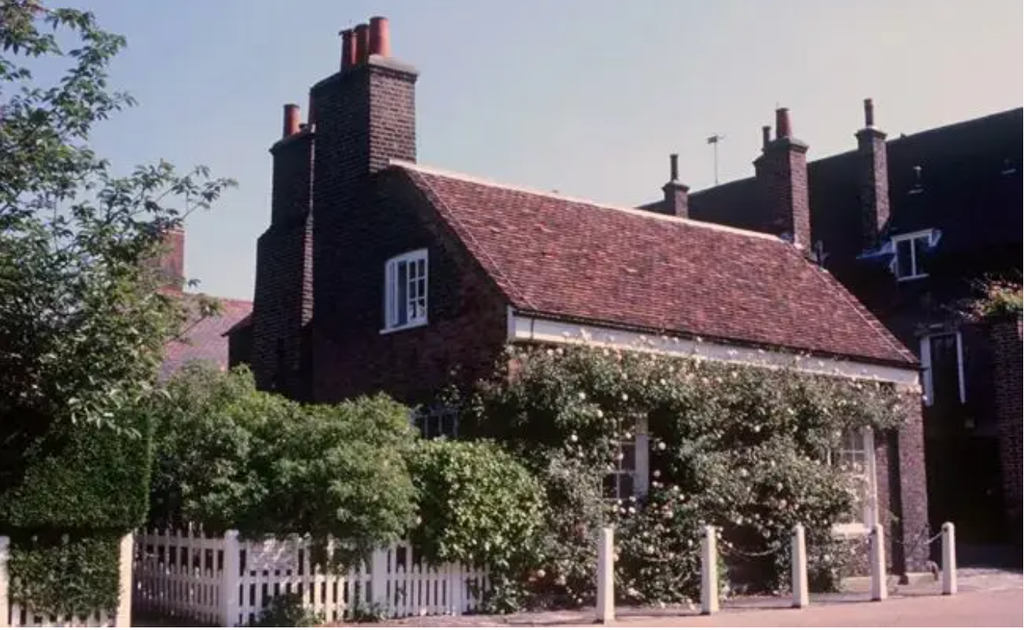 El príncipe Harry vivió en Nottingham Cottage antes de casarse con Meghan Markle