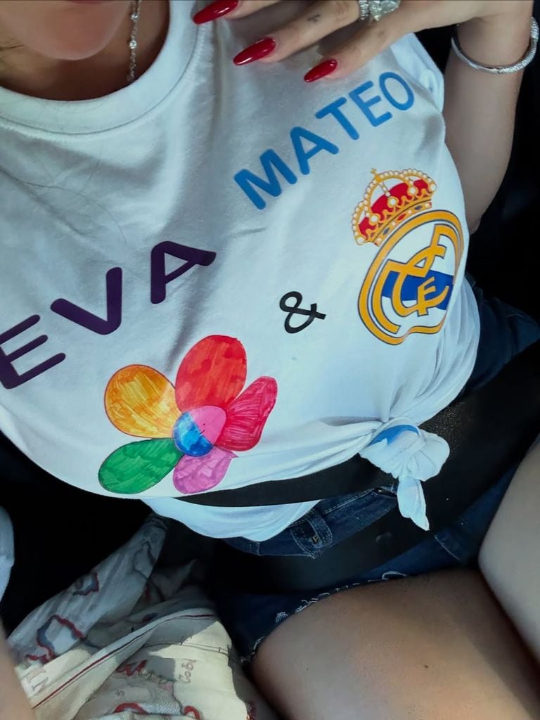 Georgina Rodríguez usó una playera diseñada especialmente para el cumpleaños de Eva y Mateo 