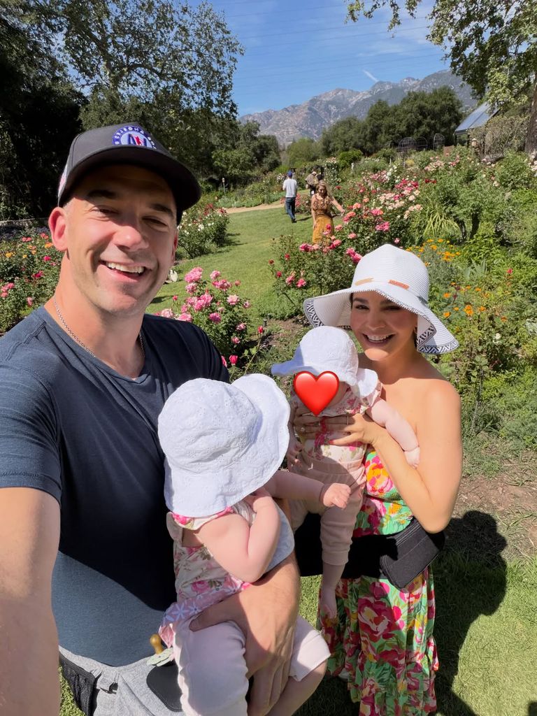 Lewis le dedicó un lindo mensaje a Martha y compartió bellas fotos familiares.