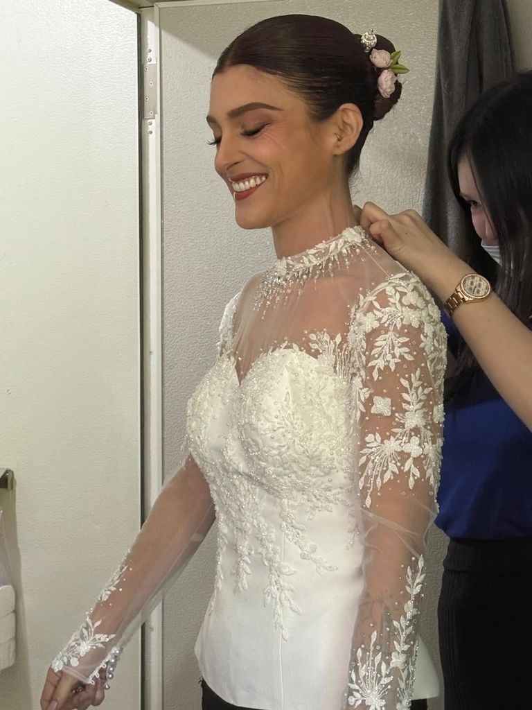 La novia preparándose para la boda