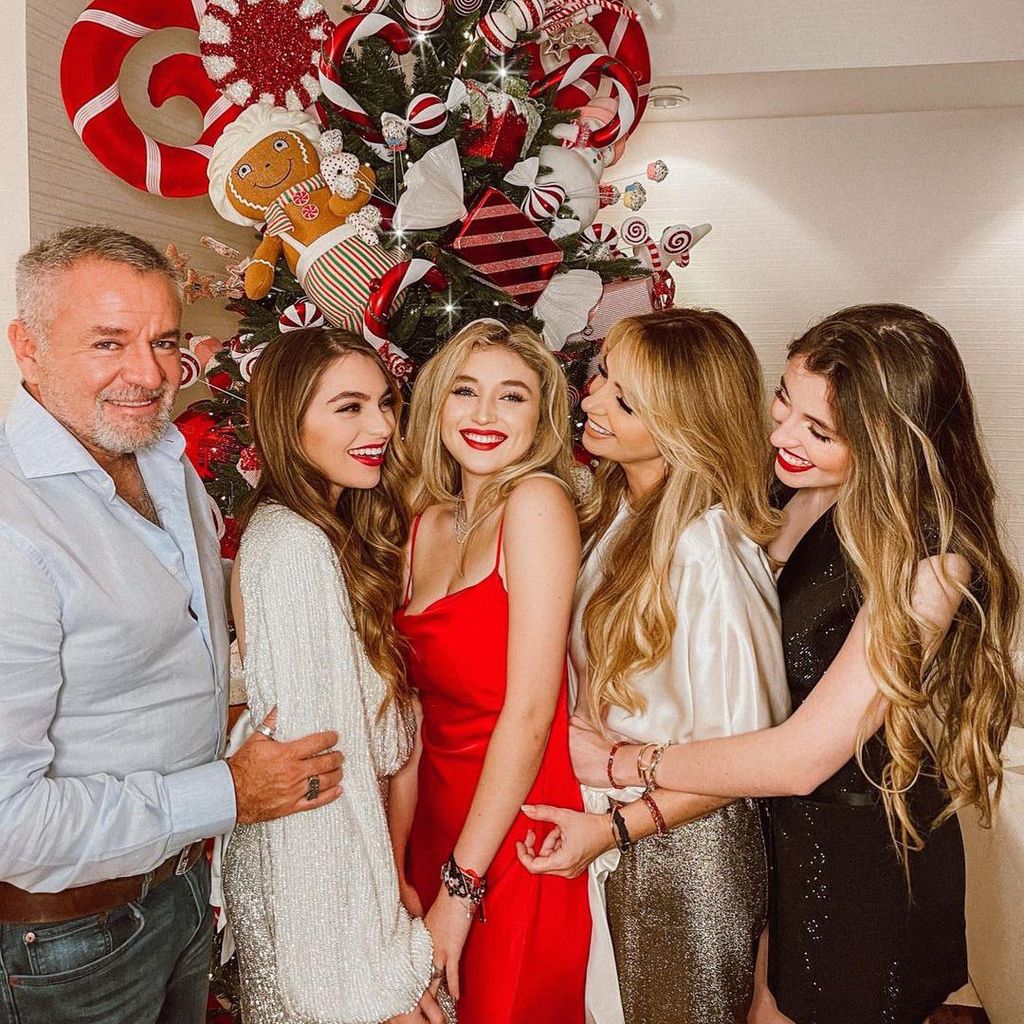 Angélica Rivera y sus hijas