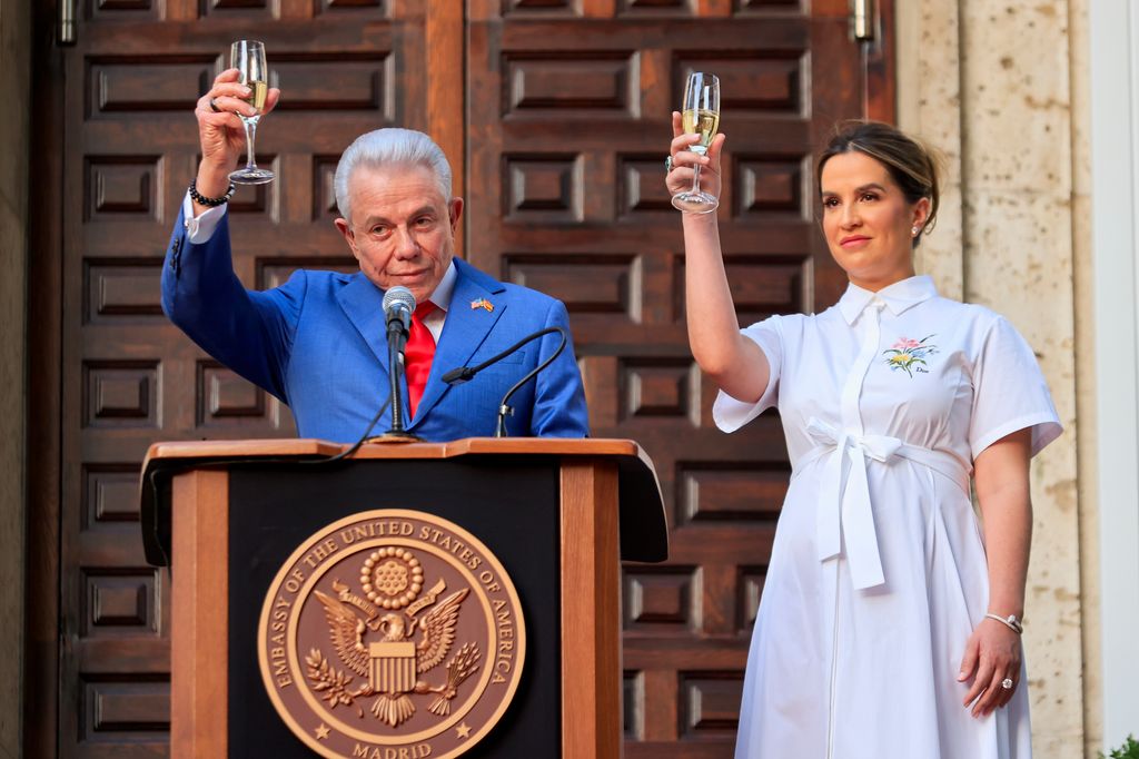 Benjamín León Jr. y Mavileibys contrajeron matrimonio en 2025 en una elegante ceremonia celebrada en Key Biscayne, Florida