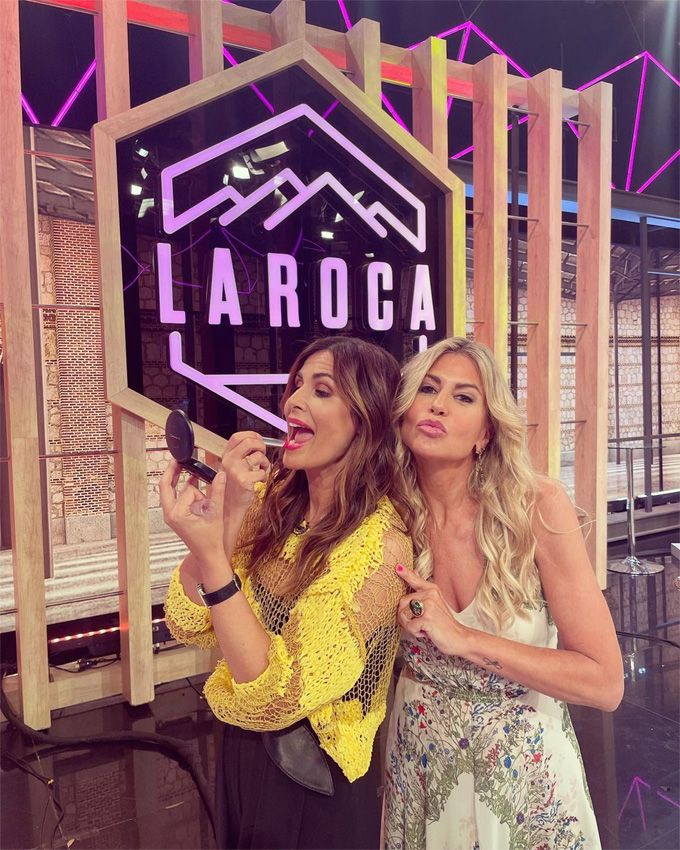 Patricia Cerezo con Nuria Roca en televisión