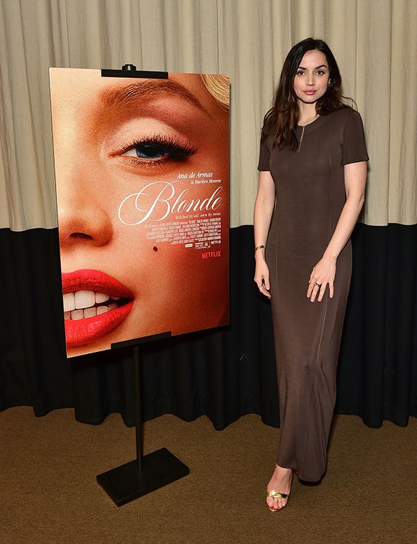 ana-armas-vestido