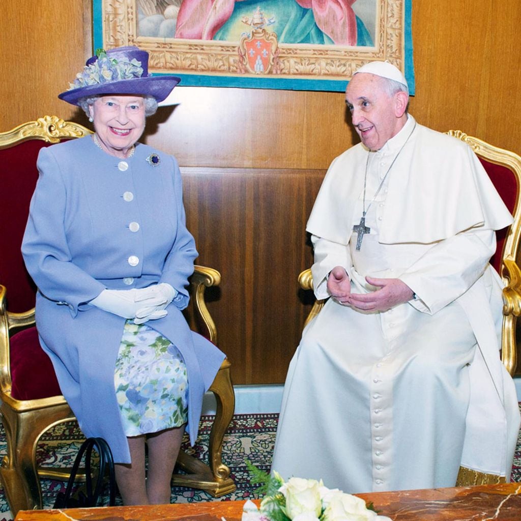 ISABEL II HOLA PLUS