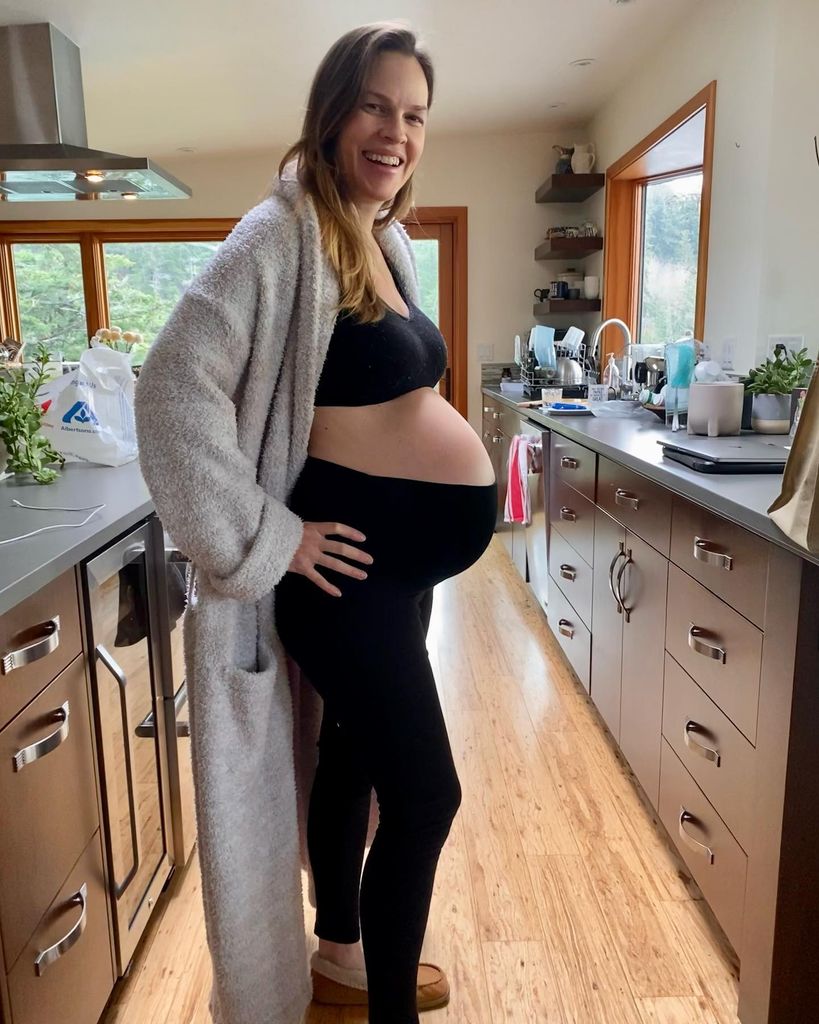 Hilary Swank tuvo a sus mellizos Aya y Ohm hacia el final de sus 40.