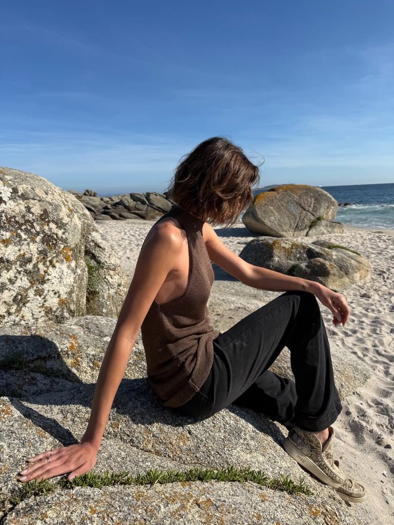 Eugenia Osborne con look de entretiempo en Galicia.