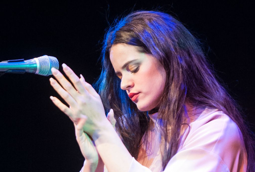 Rosalía presenta su primer álbum llamado Los Ángeles