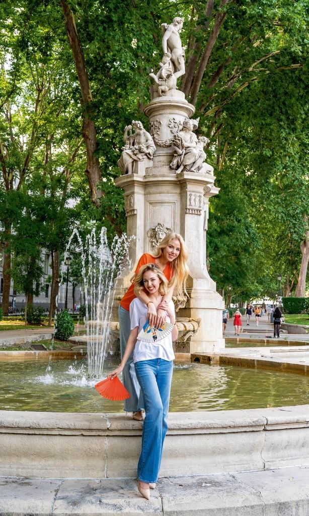 HOLA4119 HERMANAS DOS SICILIAS EN MADRID