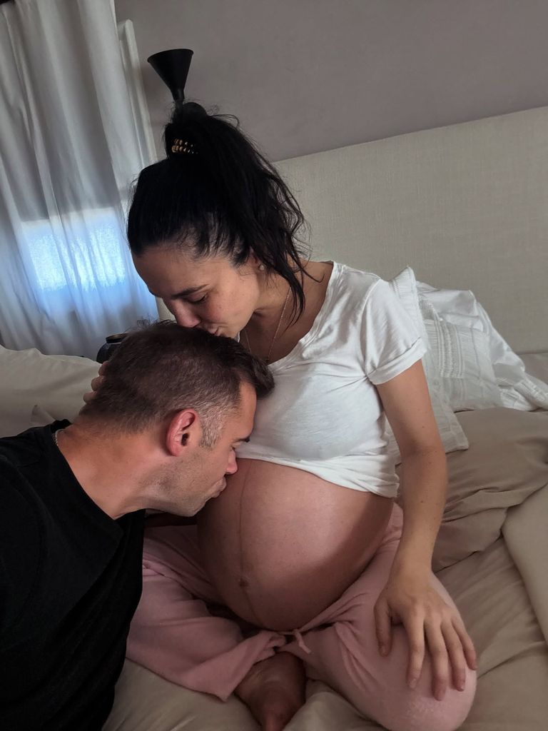 La feliz pareja disfruta de la recta final del embarazo
