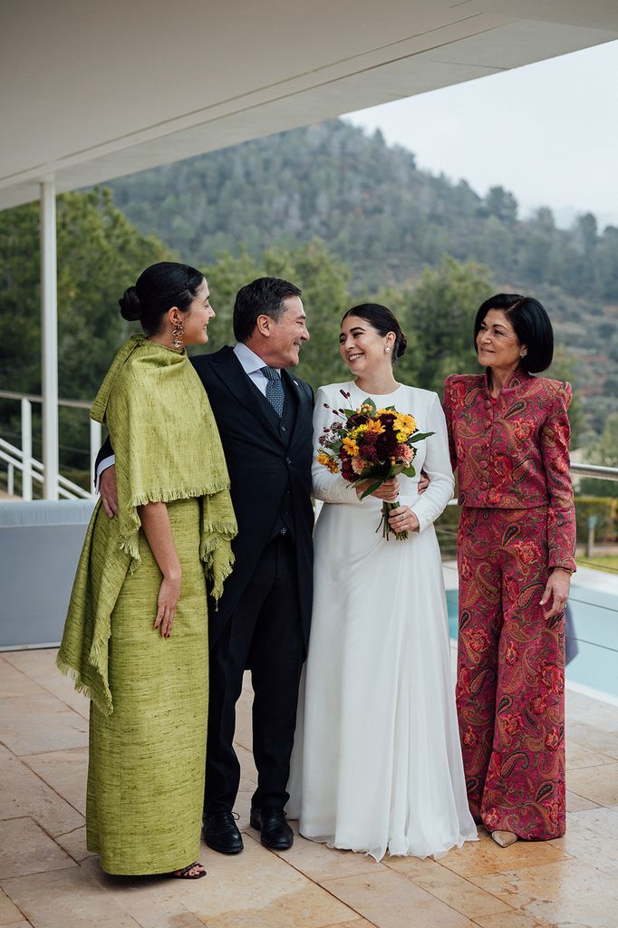 Madre de la novia con traje
