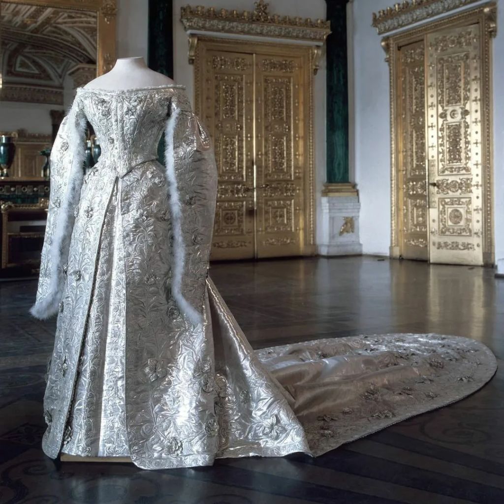 Detalles del vestido de novia de la última zarina rusa, Alejandra Fiódorovna