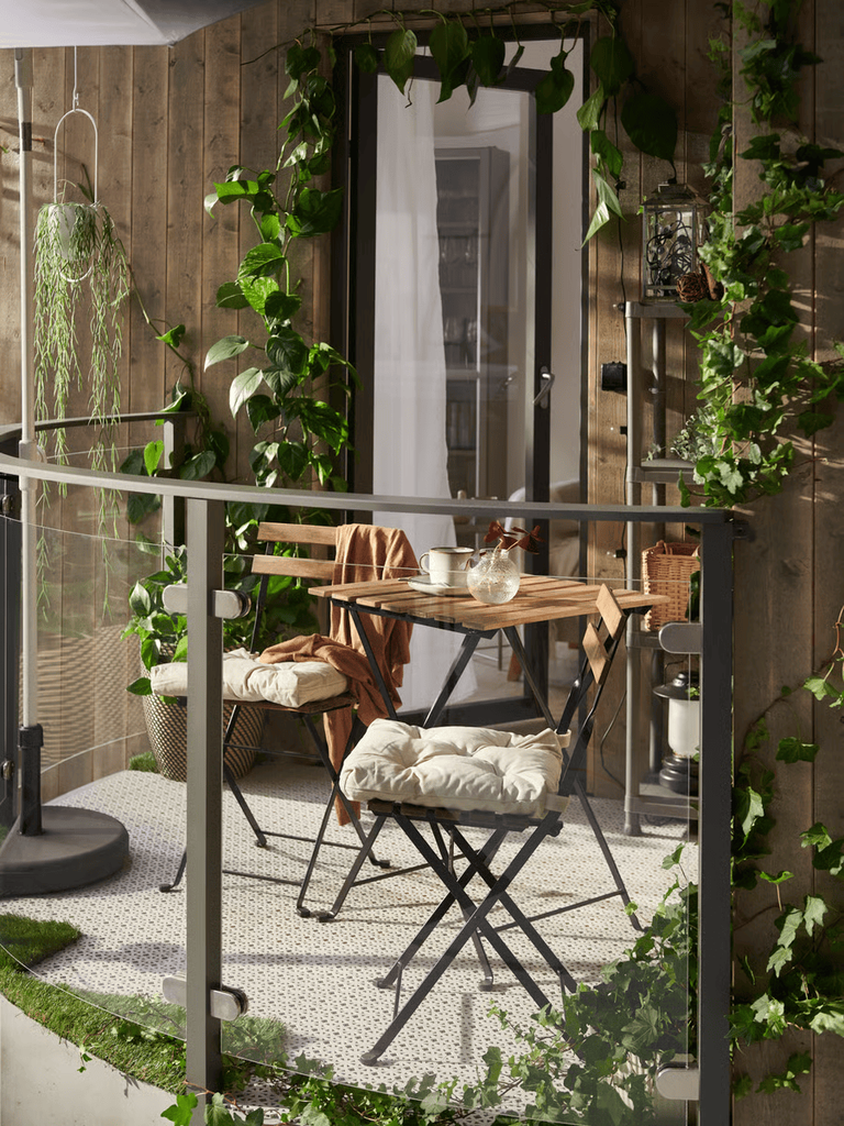 Balcón con plantas