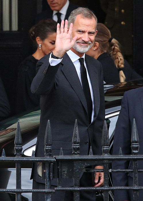 Los Reyes Felipe y Letizia en la Embajada de España en Londres