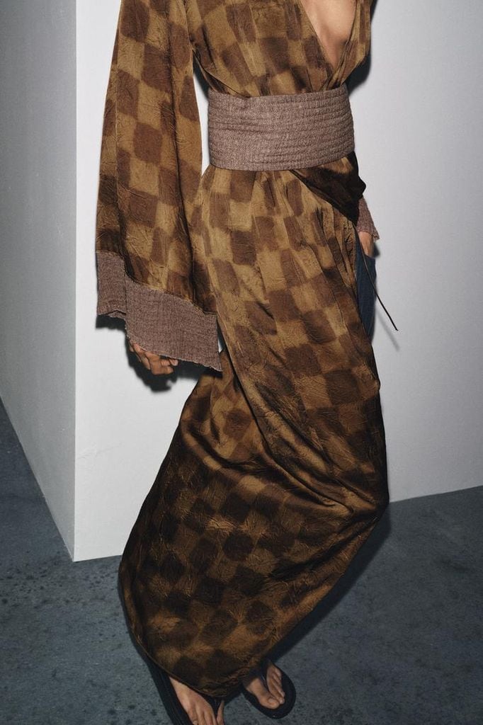 Vestido de boda de invierno de Zara tipo kimono