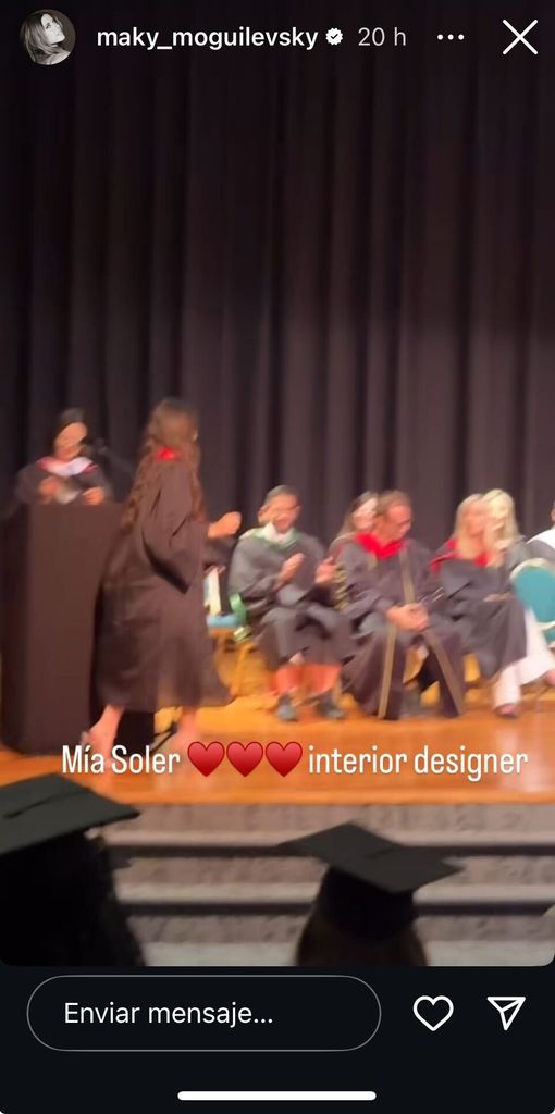 Maky mostró orgullosa el momento en que su hija Mía se graduó de la carrera de diseño de interiores