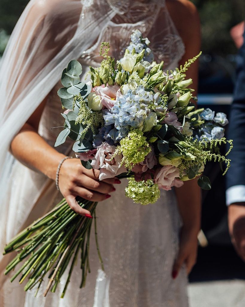 Ramos de novia protagonistas con colores romántico