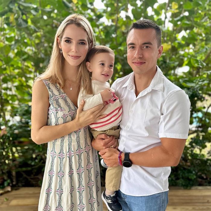 Lavinia Valbonesi tiene un niño Álvaro con el político y espera otro para el próximo mes de febrero