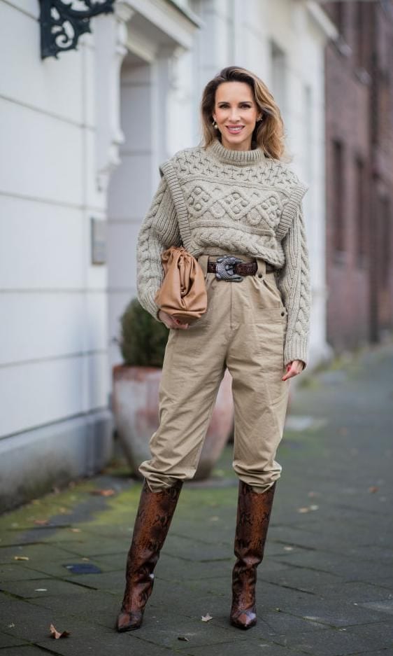 look con sweater por dentro