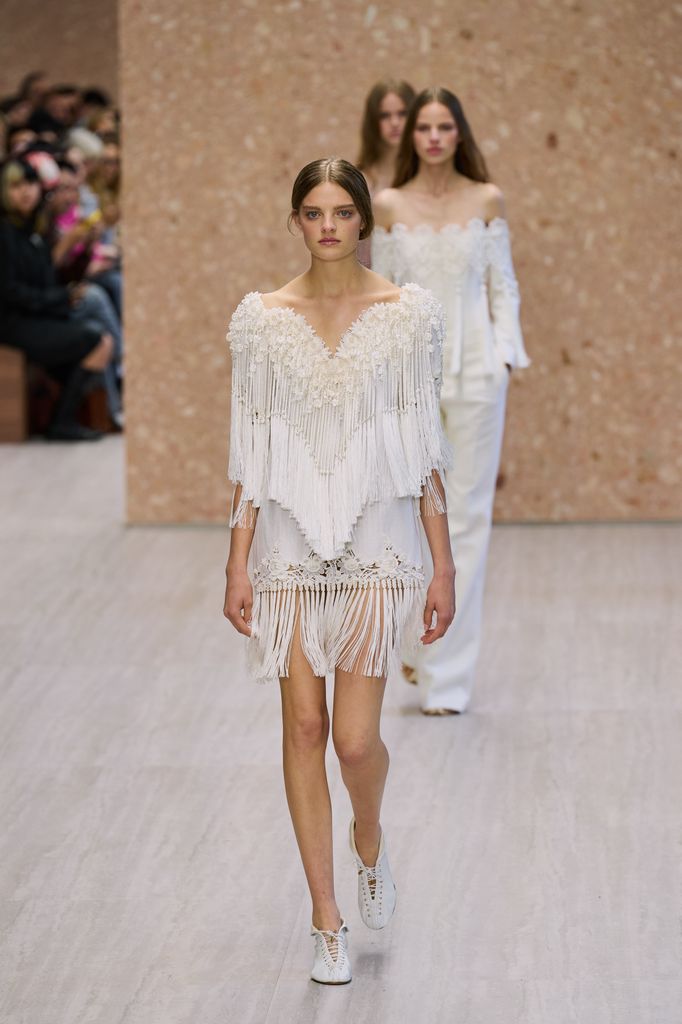 Apple Martin da el salto a la pasarela y debuta como modelo en el desfile de Chloé
