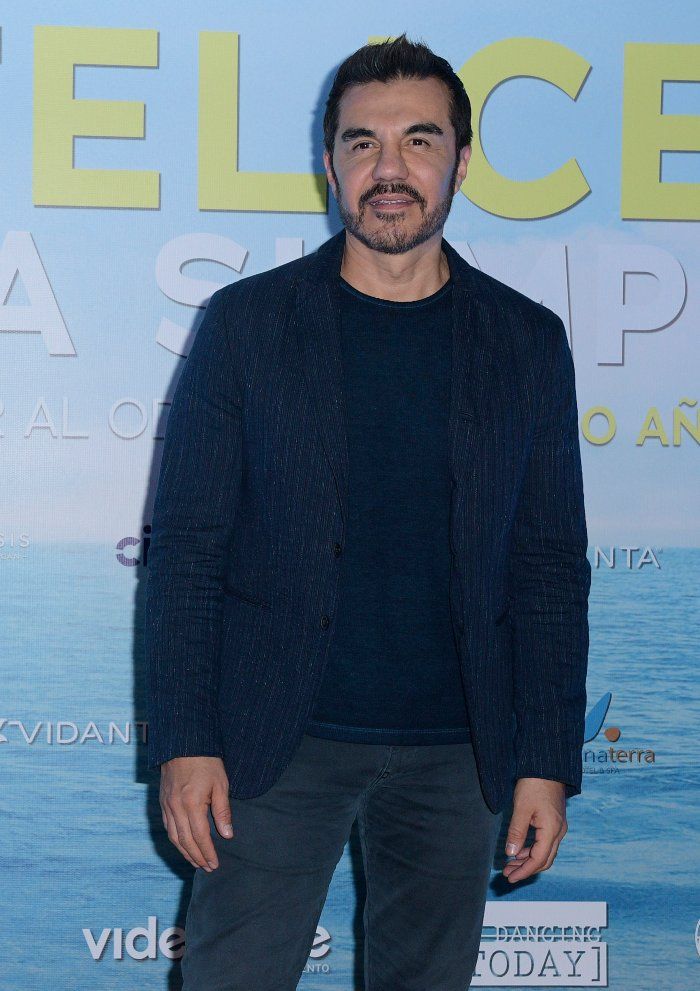 Adrián Uribe