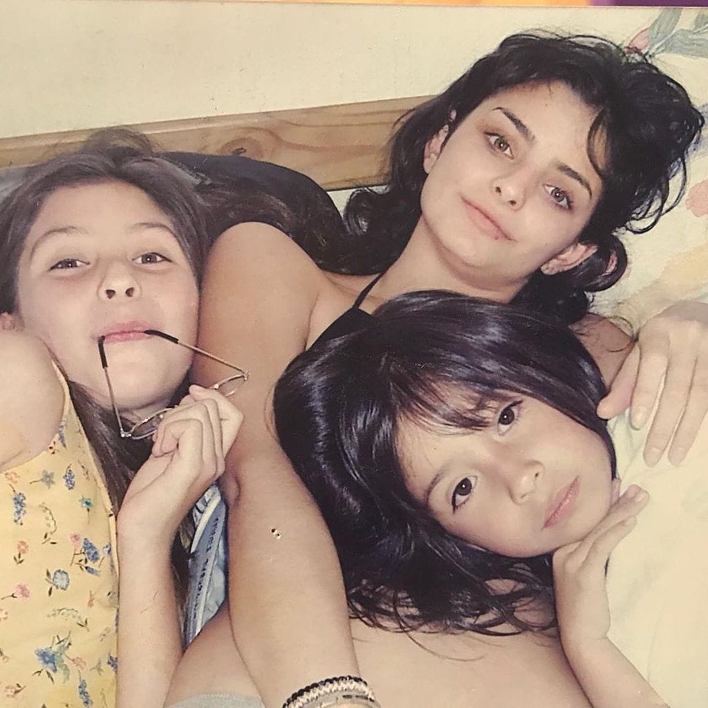 Aislinn Derbez y sus hermanas