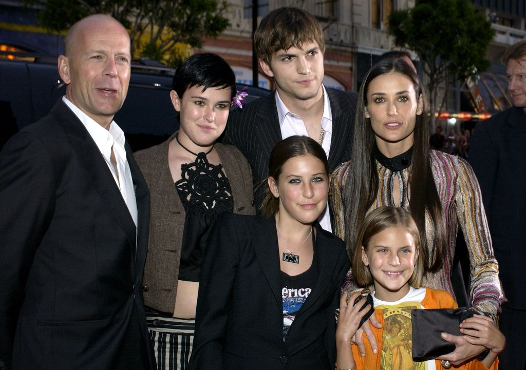 Bruce Willis, Ashton Kutcher y Demi Moore con sus hijas